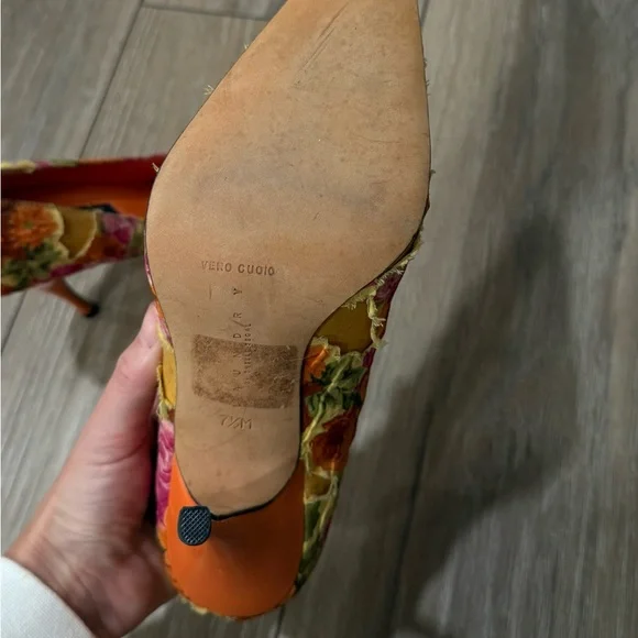 Laundry by Shelli Segal silk floral pumps size 7.5 - Picture 9 of 9